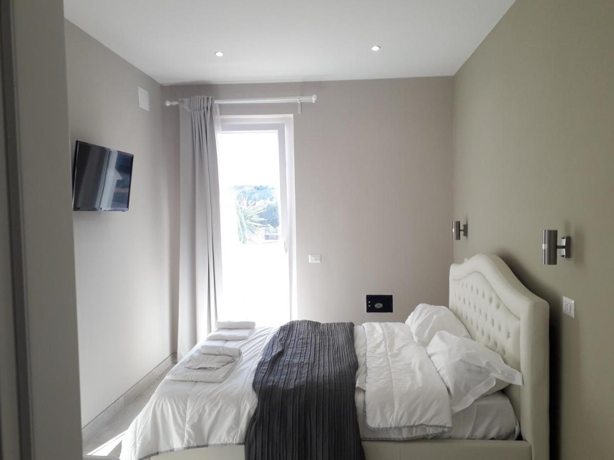 B&B Purple Italy Фиумичино Екстериор снимка
