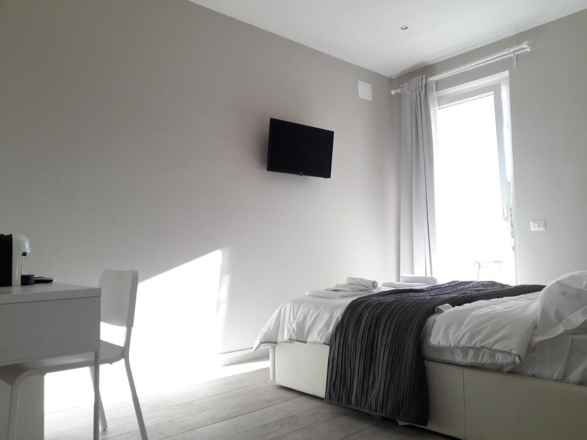 B&B Purple Italy Фиумичино Екстериор снимка