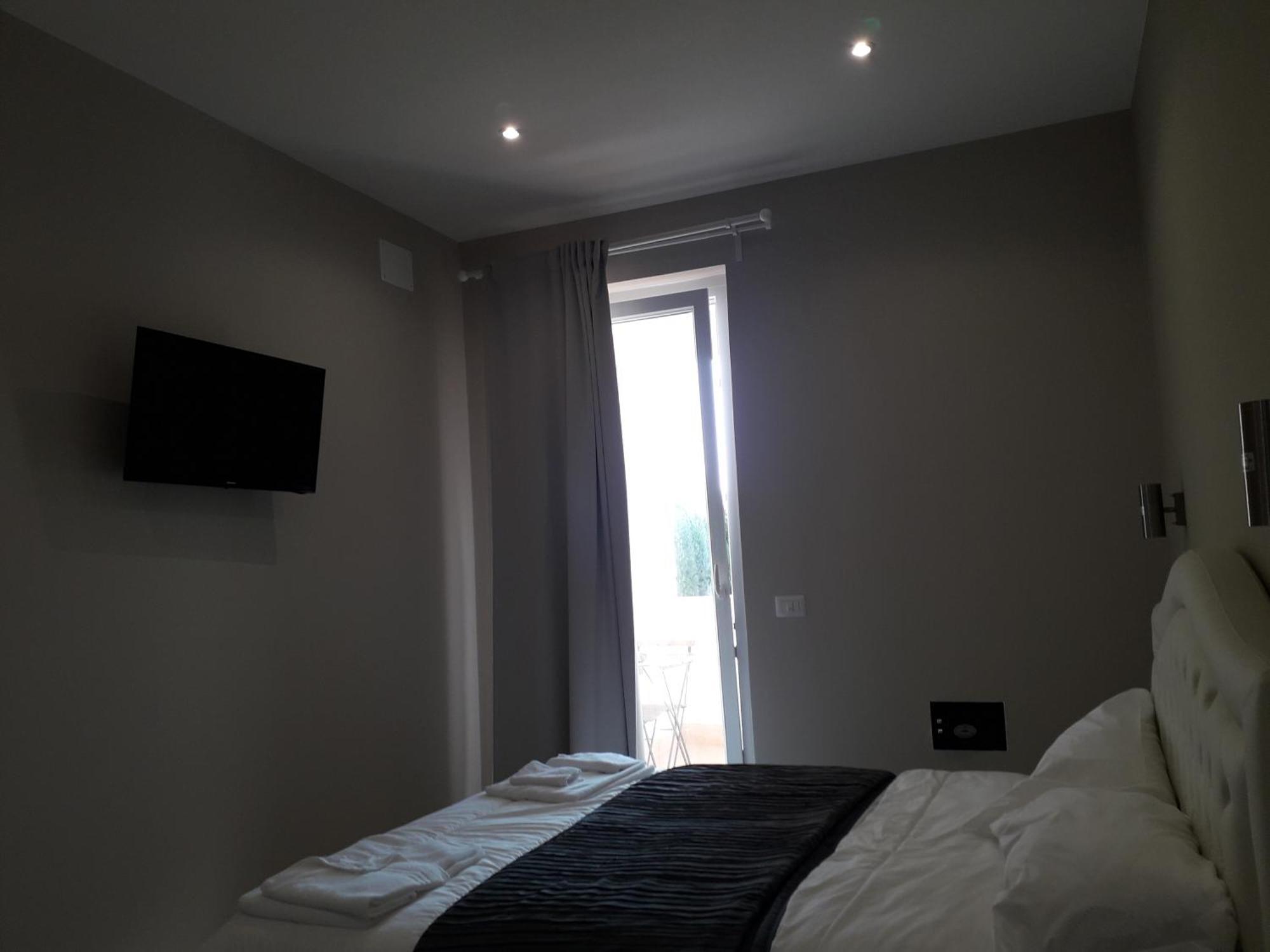B&B Purple Italy Фиумичино Стая снимка